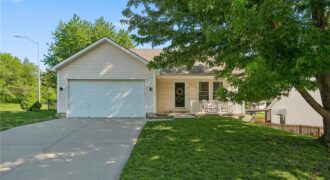8126 NW 77th Court, Kansas City, MO 64152
