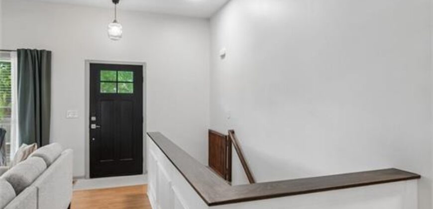 8126 NW 77th Court, Kansas City, MO 64152