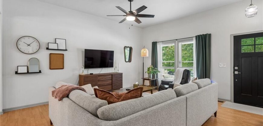 8126 NW 77th Court, Kansas City, MO 64152