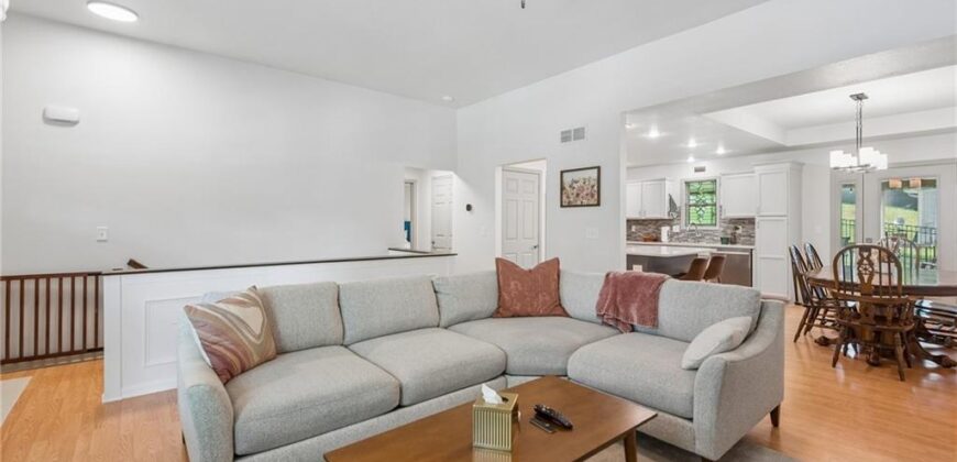 8126 NW 77th Court, Kansas City, MO 64152