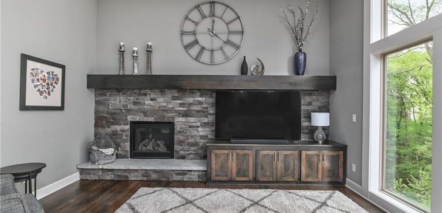 14035 Trail Creek Court, Parkville, MO 64152