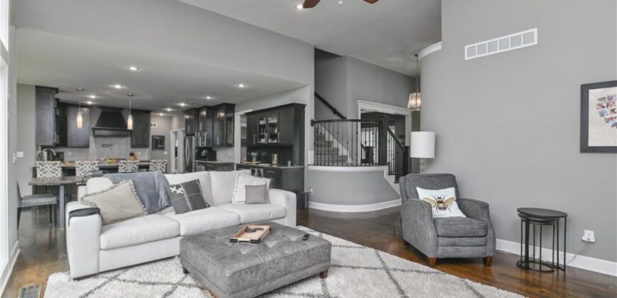 14035 Trail Creek Court, Parkville, MO 64152