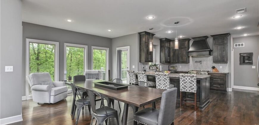 14035 Trail Creek Court, Parkville, MO 64152