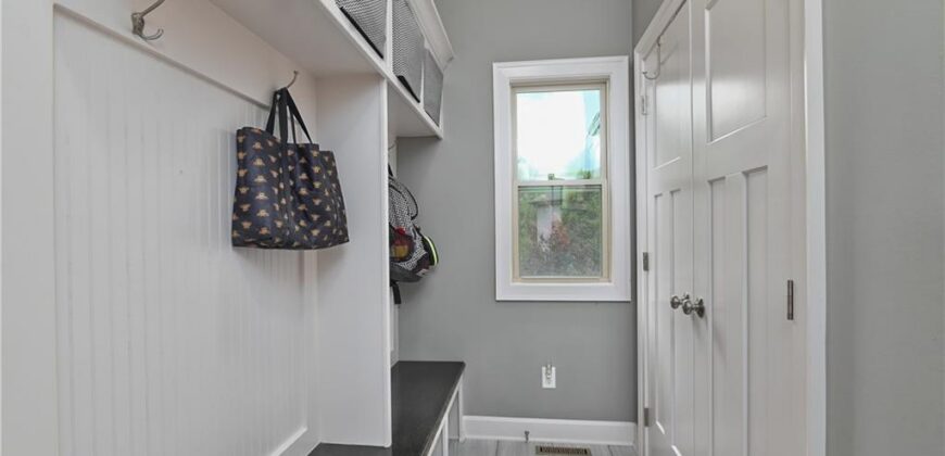 14035 Trail Creek Court, Parkville, MO 64152