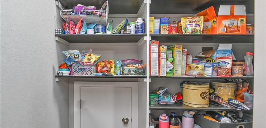 14035 Trail Creek Court, Parkville, MO 64152