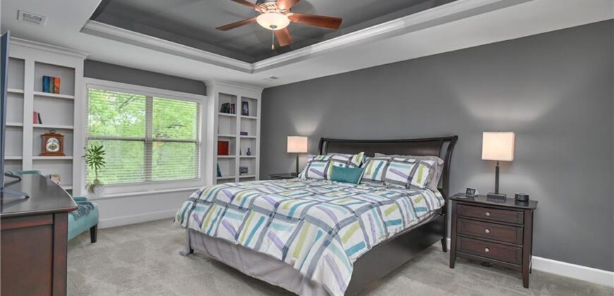 14035 Trail Creek Court, Parkville, MO 64152