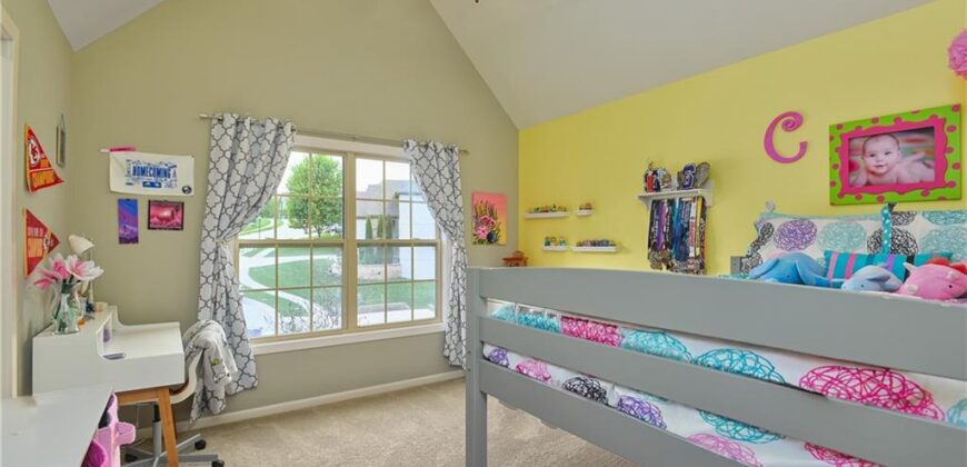 14035 Trail Creek Court, Parkville, MO 64152