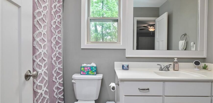 14035 Trail Creek Court, Parkville, MO 64152