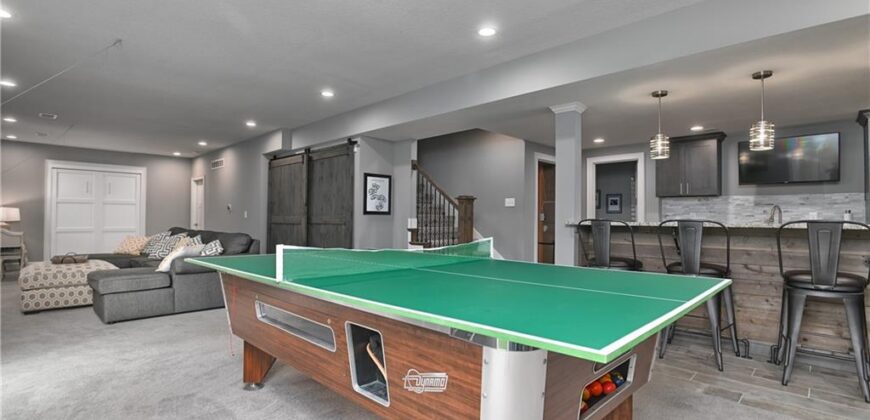 14035 Trail Creek Court, Parkville, MO 64152