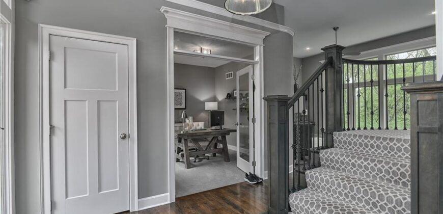 14035 Trail Creek Court, Parkville, MO 64152