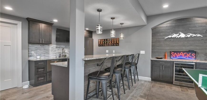 14035 Trail Creek Court, Parkville, MO 64152