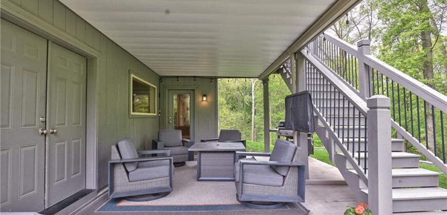 14035 Trail Creek Court, Parkville, MO 64152