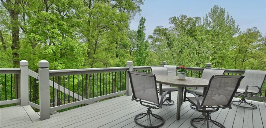 14035 Trail Creek Court, Parkville, MO 64152