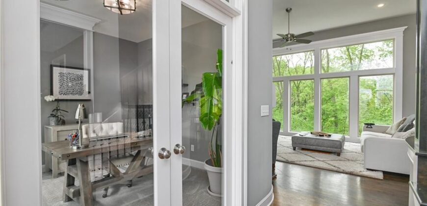 14035 Trail Creek Court, Parkville, MO 64152