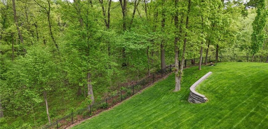 14035 Trail Creek Court, Parkville, MO 64152