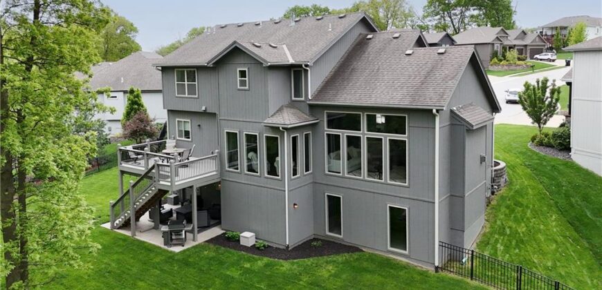 14035 Trail Creek Court, Parkville, MO 64152