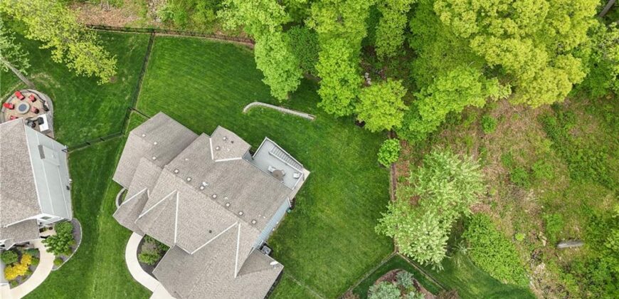 14035 Trail Creek Court, Parkville, MO 64152
