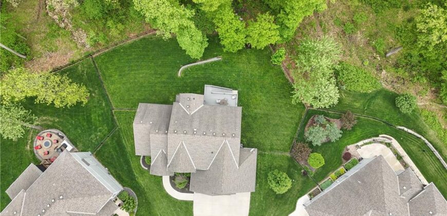 14035 Trail Creek Court, Parkville, MO 64152