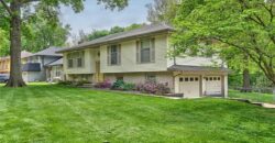 5816 Whispering Oaks Lane, Kansas City, MO 64152