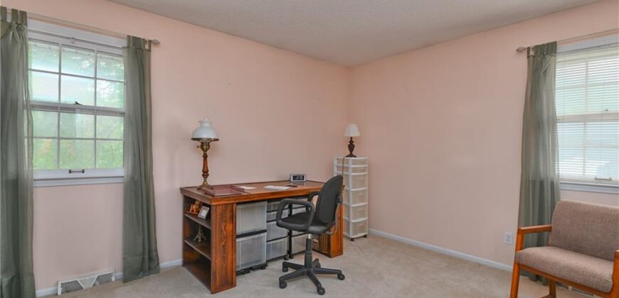5816 Whispering Oaks Lane, Kansas City, MO 64152