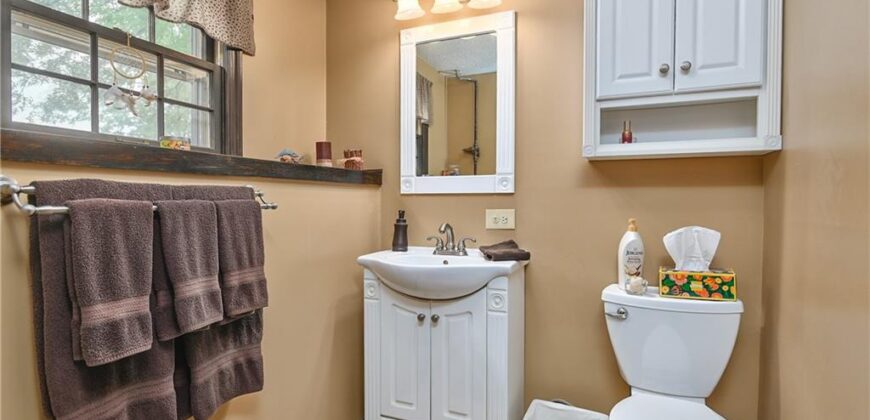 5816 Whispering Oaks Lane, Kansas City, MO 64152