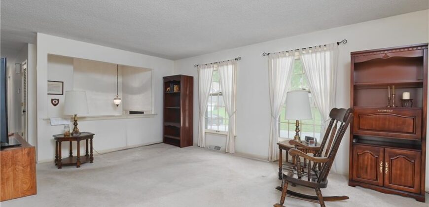 5816 Whispering Oaks Lane, Kansas City, MO 64152