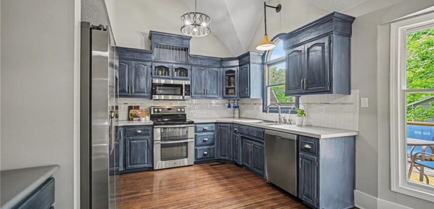 8501 N McDonald Avenue, Kansas City, MO 64153