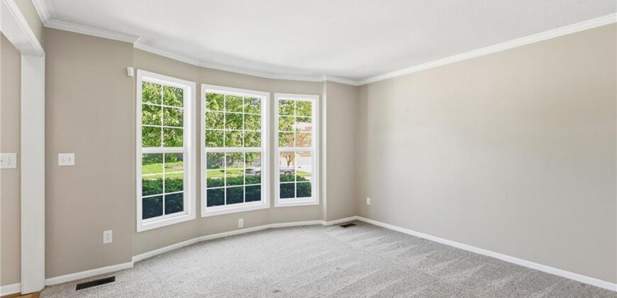 1925 MEADOWLANE Street, Kearney, MO 64060