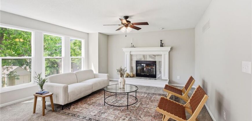 1925 MEADOWLANE Street, Kearney, MO 64060