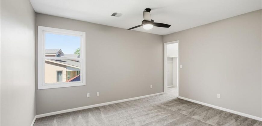 1925 MEADOWLANE Street, Kearney, MO 64060