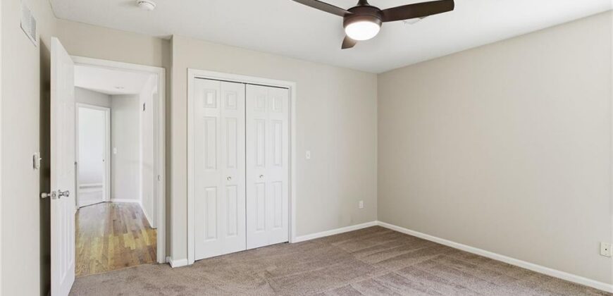 1925 MEADOWLANE Street, Kearney, MO 64060
