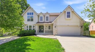 1925 MEADOWLANE Street, Kearney, MO 64060