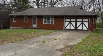 8813 North Road, Pleasant Valley, MO 64068