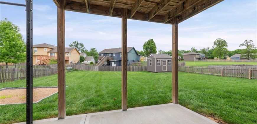 11907 N Tracy Avenue, Kansas City, MO 64155