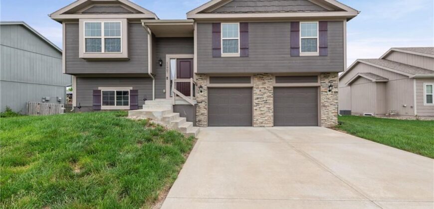 11907 N Tracy Avenue, Kansas City, MO 64155