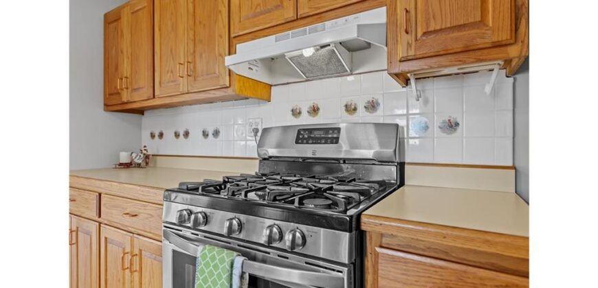 1227 N Jesse James Road, Excelsior Springs, MO 64024