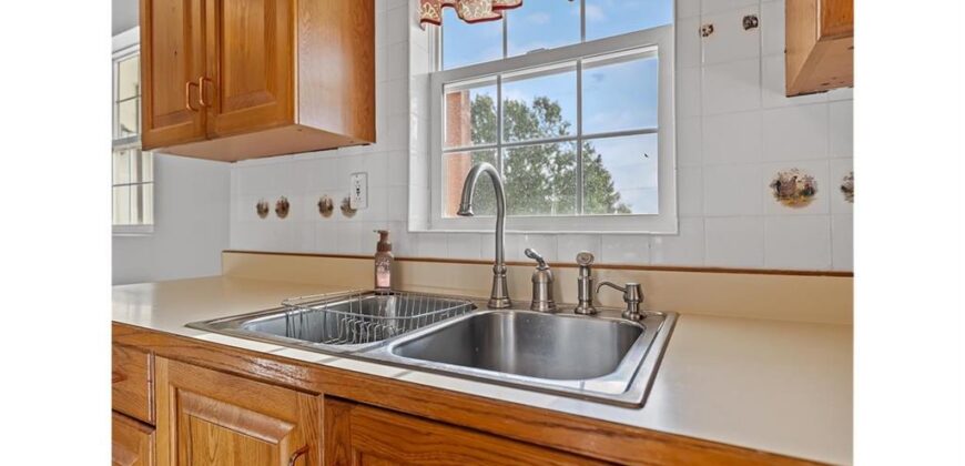 1227 N Jesse James Road, Excelsior Springs, MO 64024