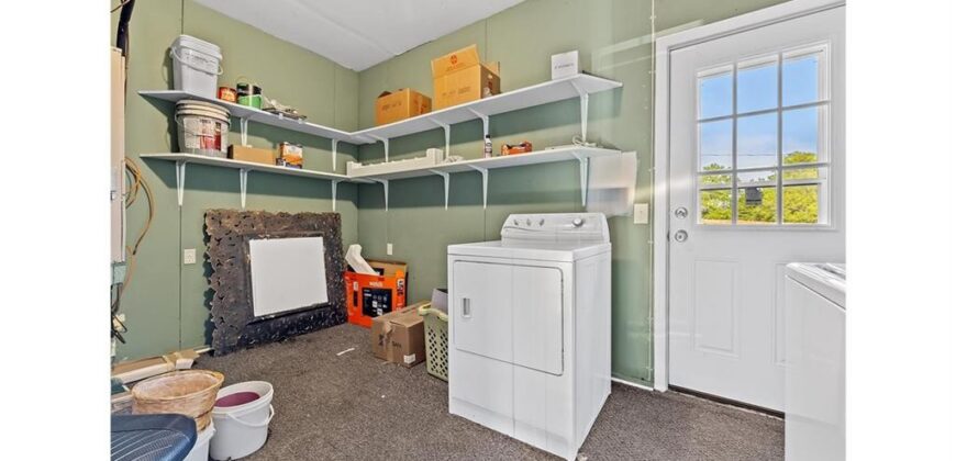 1227 N Jesse James Road, Excelsior Springs, MO 64024