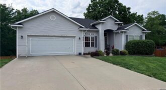 8720 N BELTON Avenue, Kansas City, MO 64154