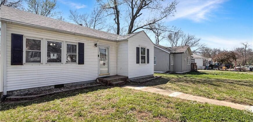 1005 NE 44th Street, Kansas City, MO 64116
