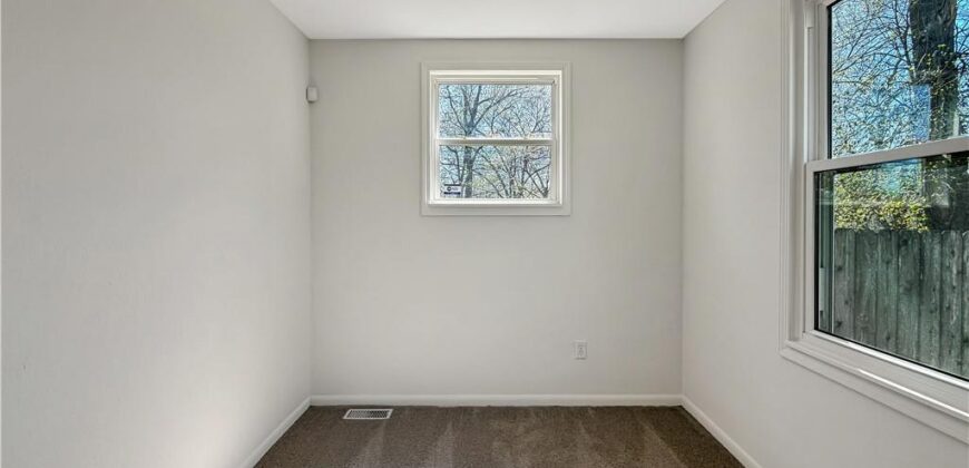1005 NE 44th Street, Kansas City, MO 64116