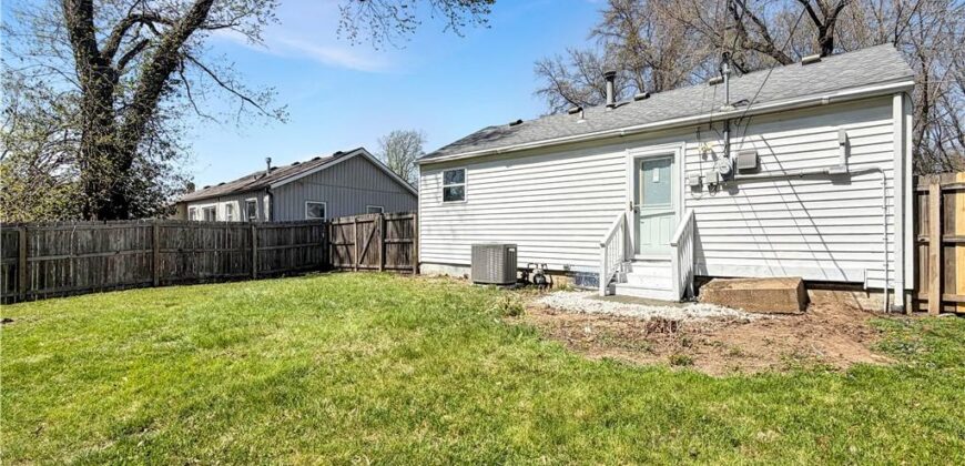 1005 NE 44th Street, Kansas City, MO 64116