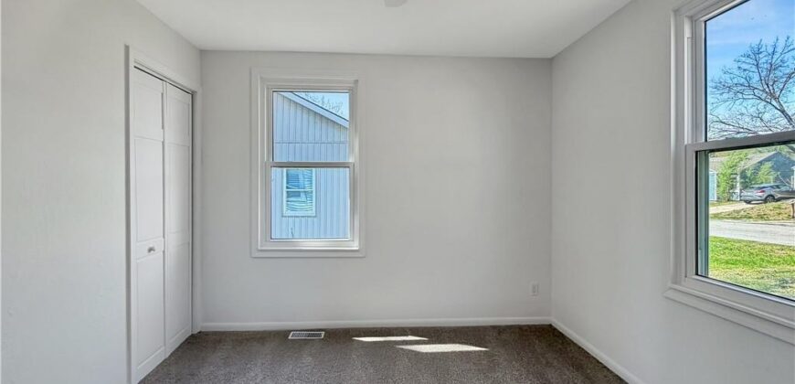 1005 NE 44th Street, Kansas City, MO 64116