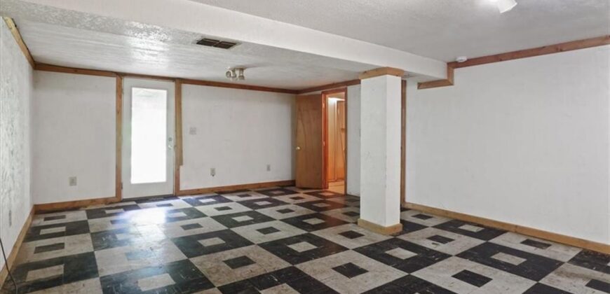 3617 NE Cypress Drive, Kansas City, MO 64117