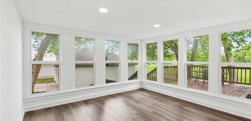 328 E Main Street, Smithville, MO 64089
