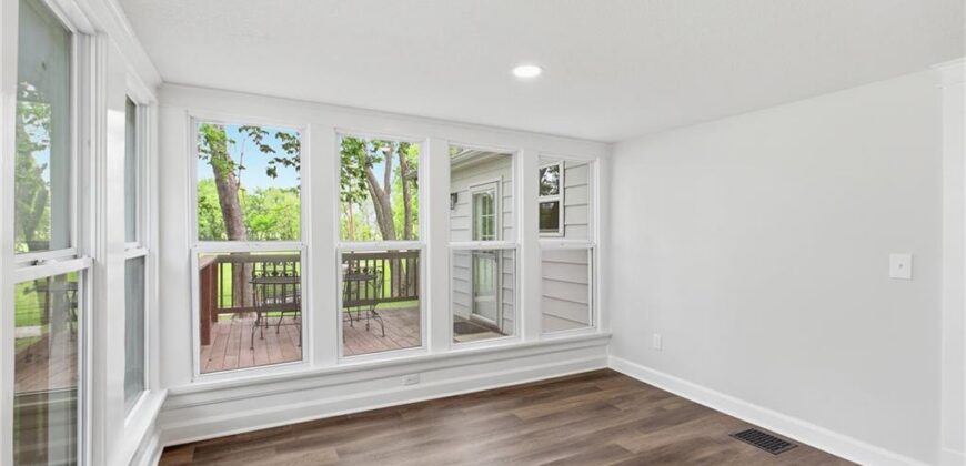 328 E Main Street, Smithville, MO 64089