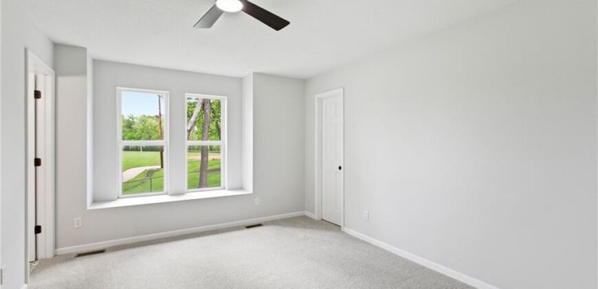 328 E Main Street, Smithville, MO 64089
