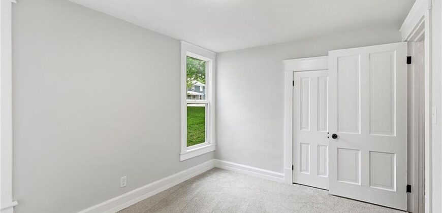 328 E Main Street, Smithville, MO 64089