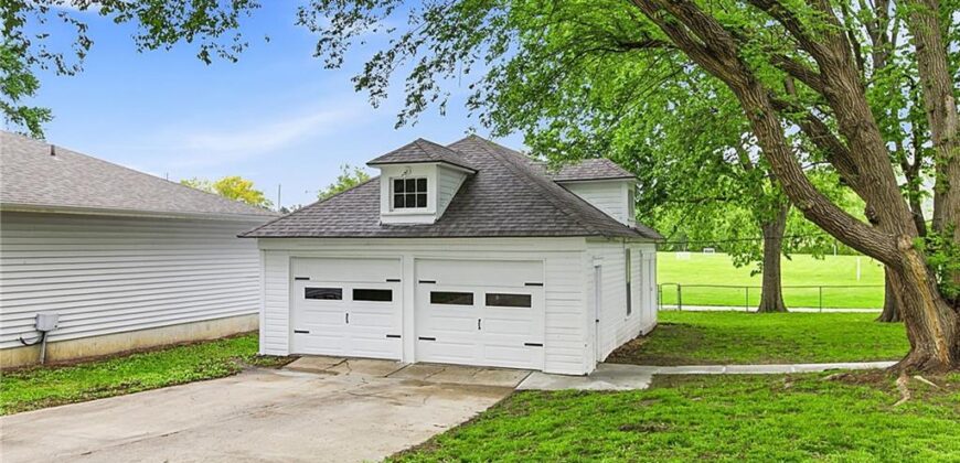 328 E Main Street, Smithville, MO 64089