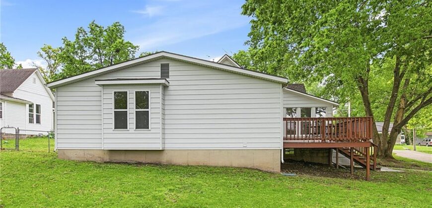 328 E Main Street, Smithville, MO 64089